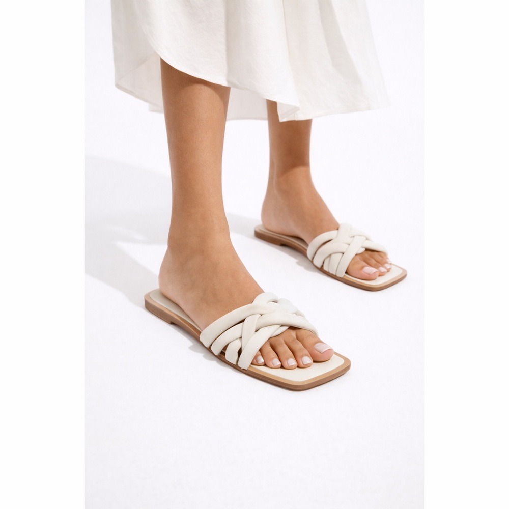 z a r a • flat sandals - Picture 1 of 9